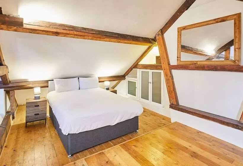 Host & Stay   The Duck Pond