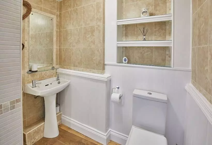 Host & Stay   The Duck Pond