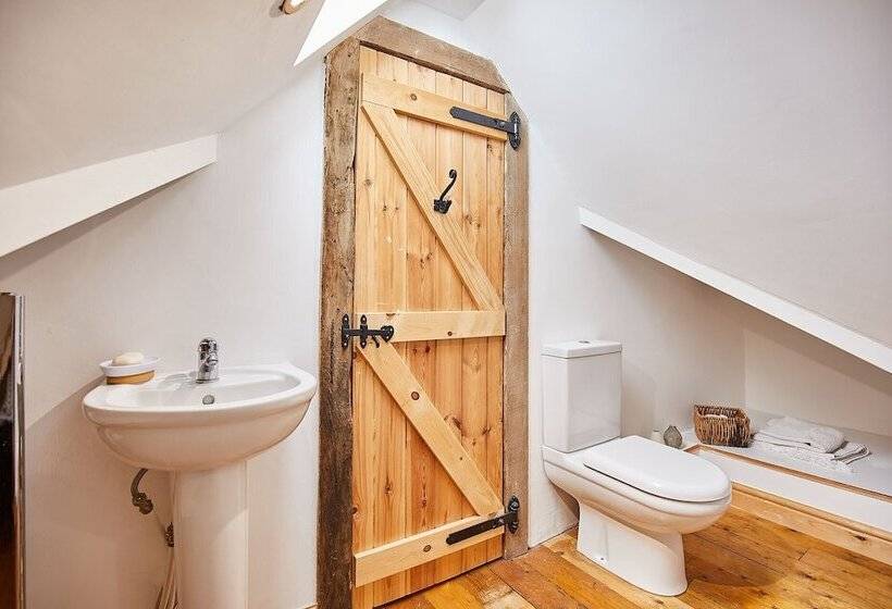 Host & Stay   The Duck Pond