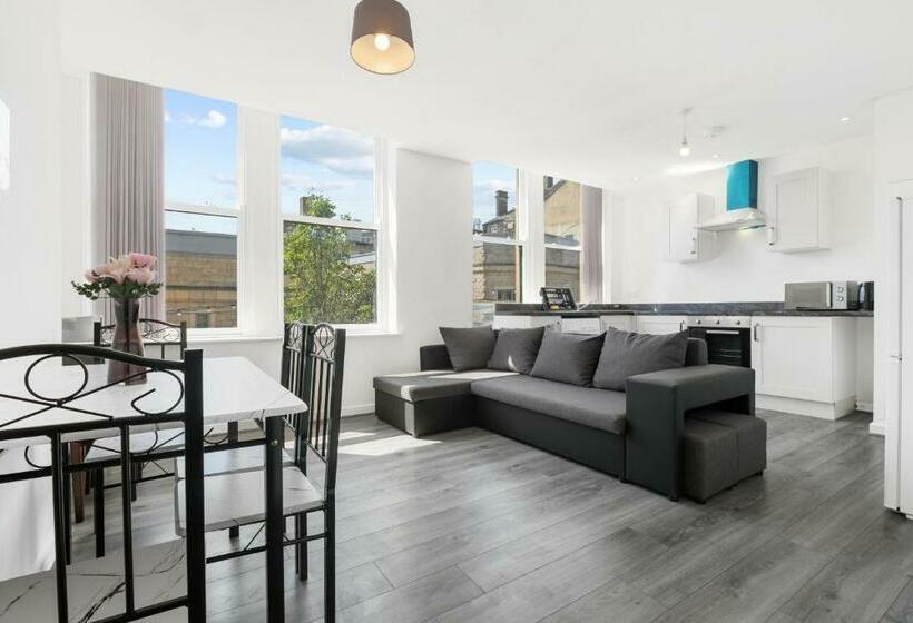 Amhc City Apartments Bradford City Centre One & Two Bedroom Apartments, 24 Hours Express Self Check