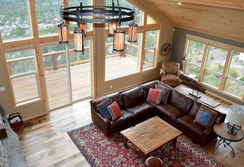 5bds/4.5baths & Incredible View