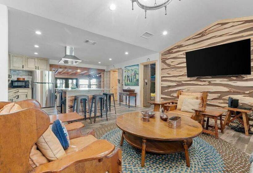 Guadalupe Bluff Bunk House