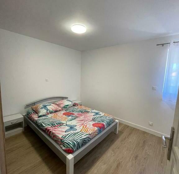 Maison 80m2 Entièrement Rénovée à 1,5km De La Plage Des Conches