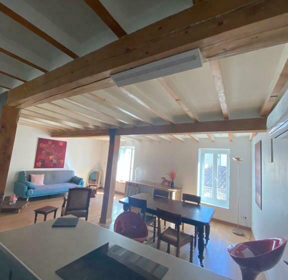 Medieval Avignon, Calm, Stunning & Spacious 60m2