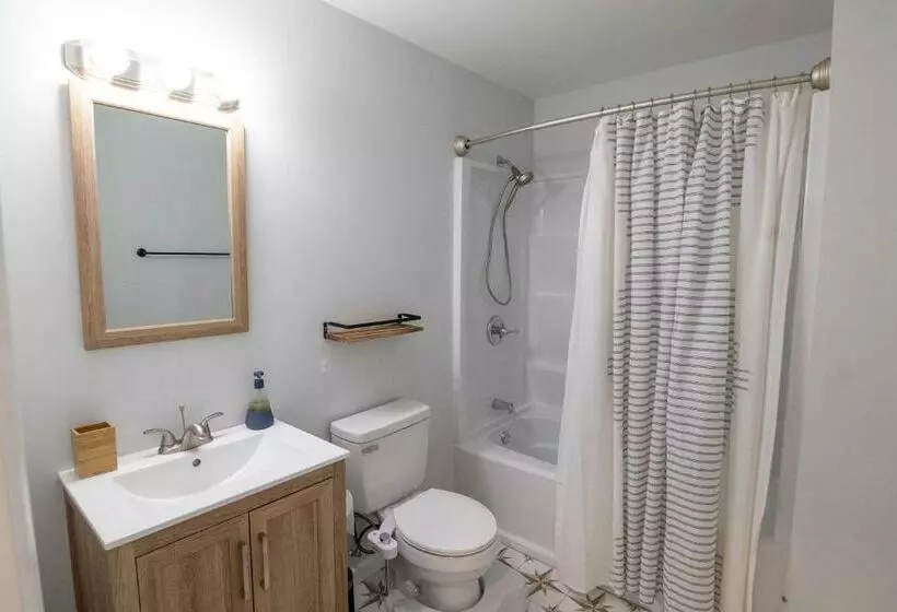 Pocono Lake Retreat   Relaxing 3bdm Retreat W/ High Speed Wi Fi, Work Space And Firepit