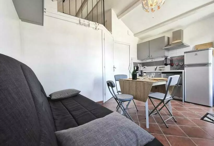 Maison Rénovée Avec Grand Jardin à Polignac   Fr 1 582 351