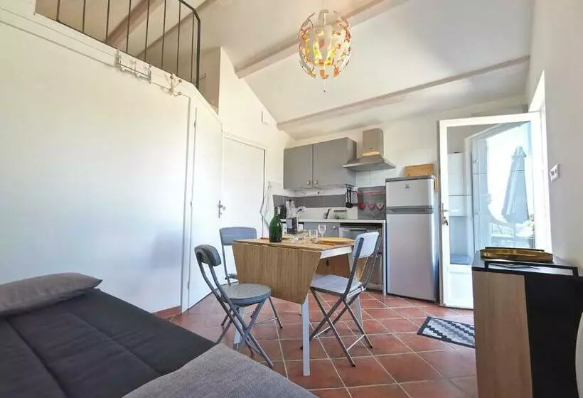 Maison Rénovée Avec Grand Jardin à Polignac   Fr 1 582 351