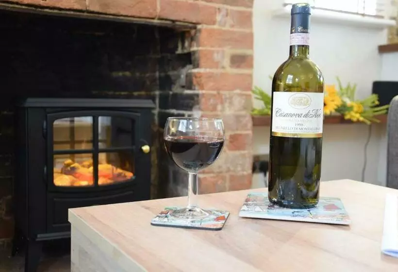 1 Tailors Cottage, Woodbridge