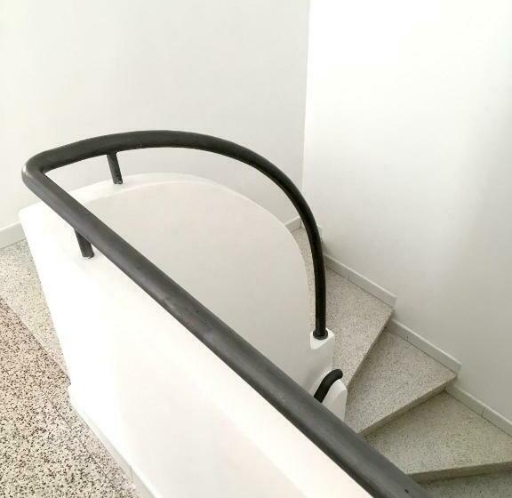 Dans Une Maison, Appartement Indépendant Et Jardin