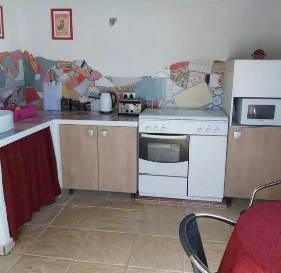 2 Bed Villa With Pool Garden & Parking Near Seron