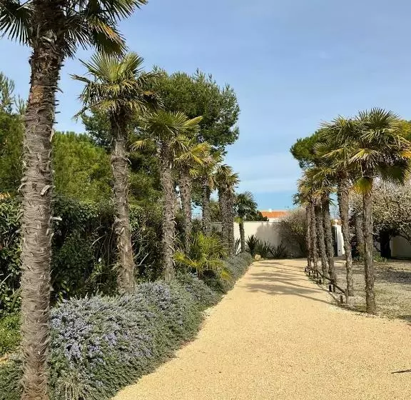 Maisonnette Proche De La Mer, Calme Avec Parking