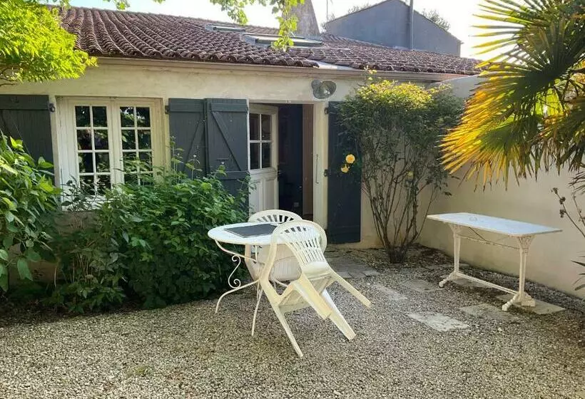 Maisonnette Proche De La Mer, Calme Avec Parking