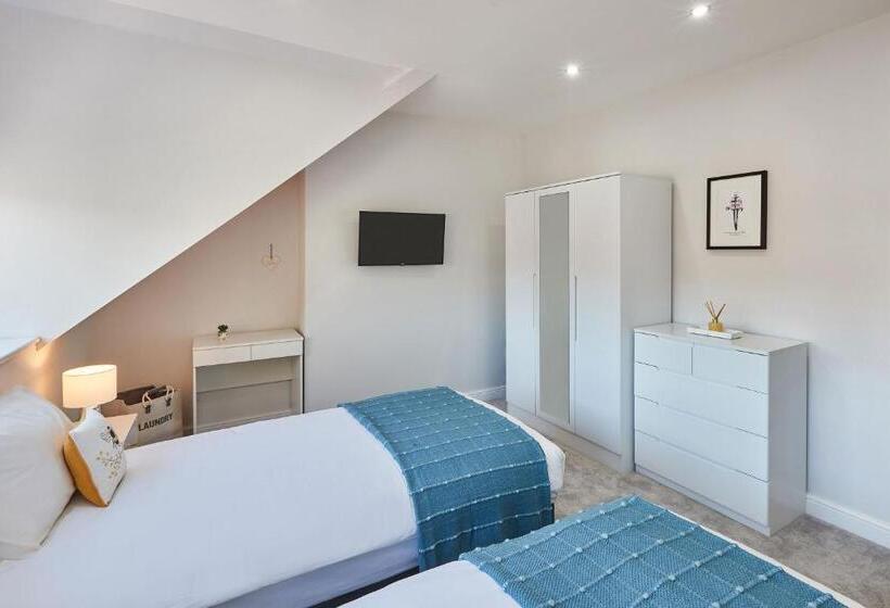 Host & Stay   The Loft @ The Regency