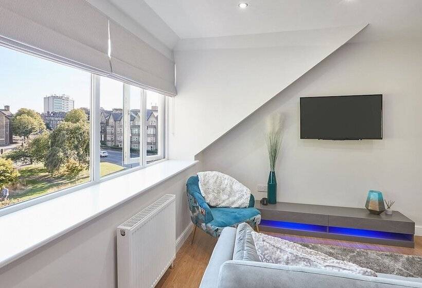 Host & Stay   The Loft @ The Regency