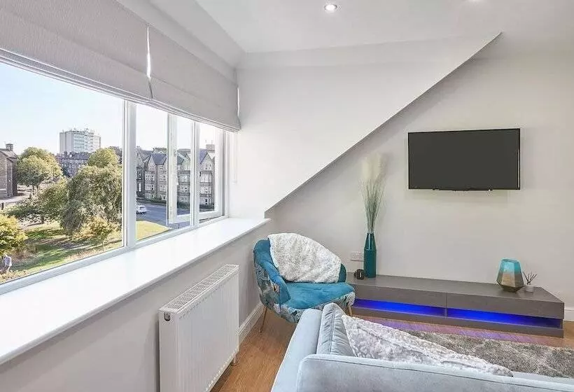 Host & Stay   The Loft @ The Regency