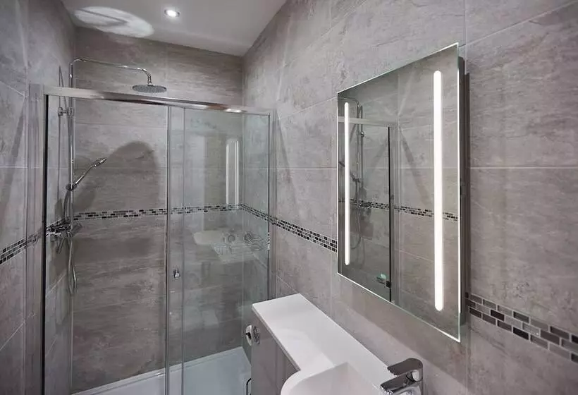 Host & Stay   The Loft @ The Regency