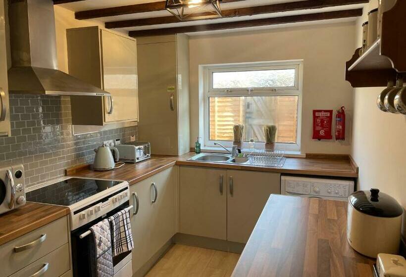 Miners Cottagenr. Brecon,tower Zip & Bike Pk