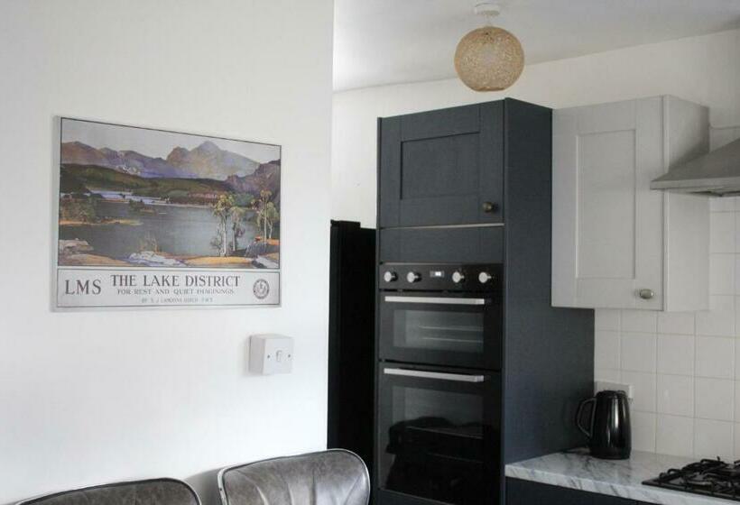 King St Cosy   Wood Stove & Ice Maker