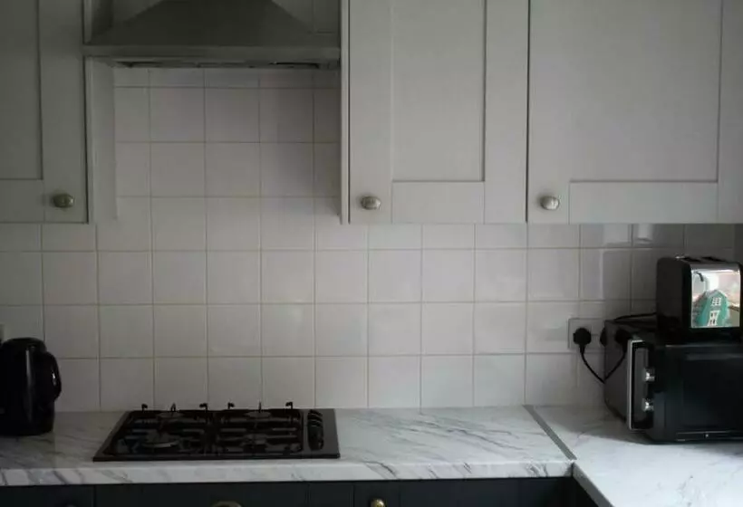 King St Cosy   Wood Stove & Ice Maker