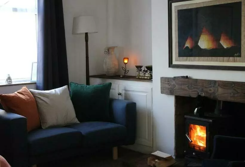 King St Cosy   Wood Stove & Ice Maker