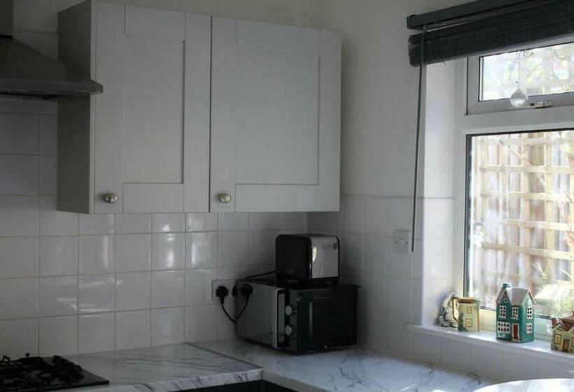 King St Cosy   Wood Stove & Ice Maker