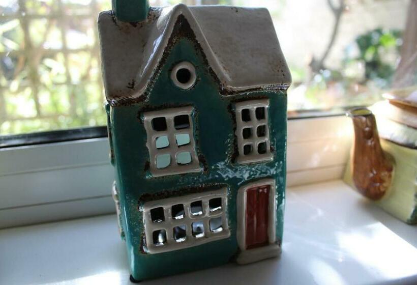 King St Cosy   Wood Stove & Ice Maker