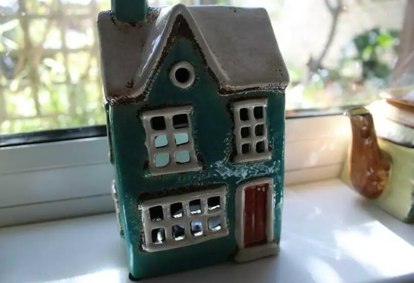 King St Cosy   Wood Stove & Ice Maker