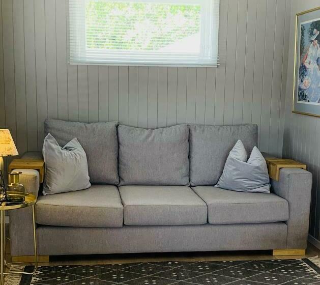 Renovated Sea Facing Cottage On The Eidanger Fjord