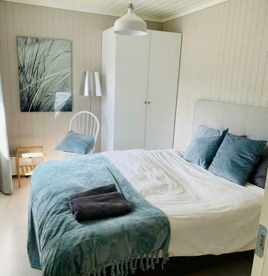 Renovated Sea Facing Cottage On The Eidanger Fjord