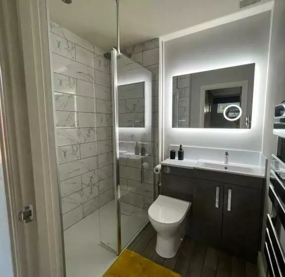 The Annexe, Farnborough