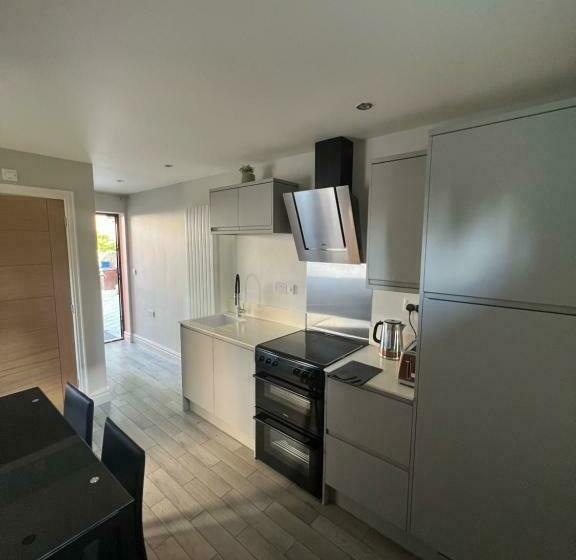 The Annexe, Farnborough