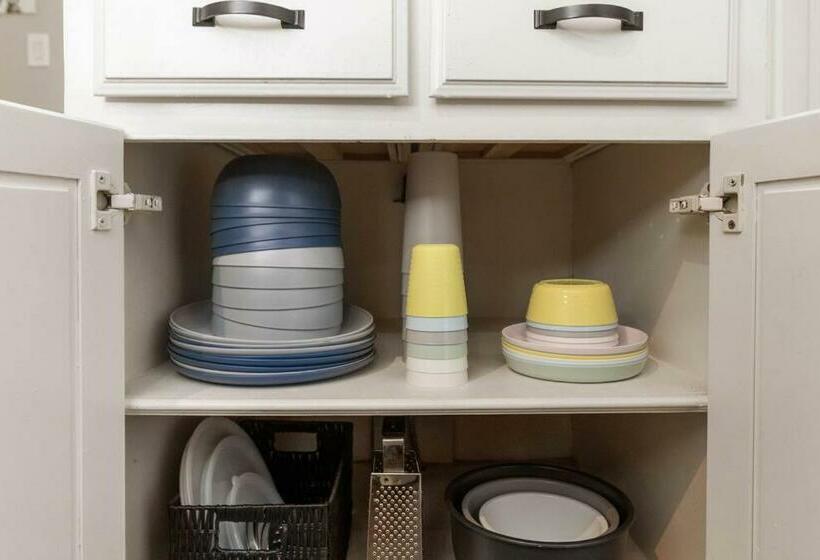 The Gem Arcade/covered Parking/pets/central!