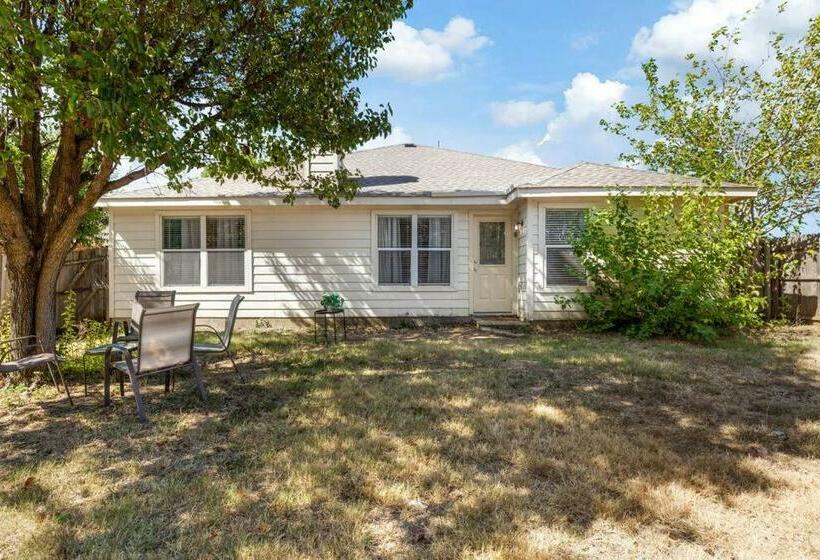 The Hideaway Nflx/arcade/soak Tub