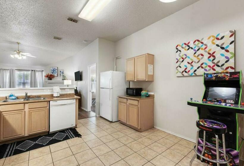 The Hideaway Nflx/arcade/soak Tub