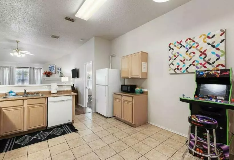 The Hideaway Nflx/arcade/soak Tub