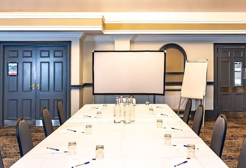 فندق Almondsbury Inn & Lounge