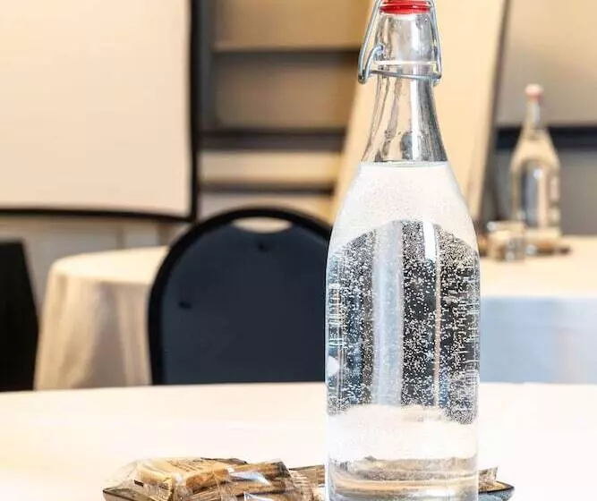 Hotel Almondsbury Inn & Lounge