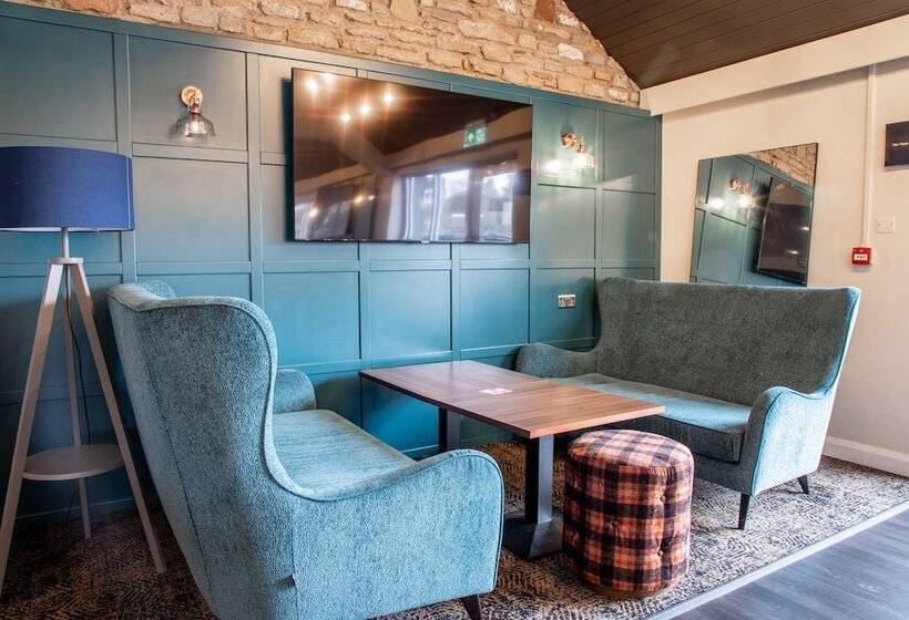 فندق Almondsbury Inn & Lounge