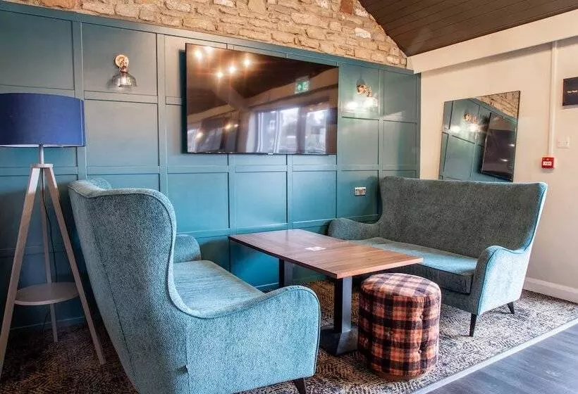 Hotel Almondsbury Inn & Lounge