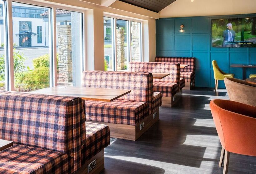 فندق Almondsbury Inn & Lounge