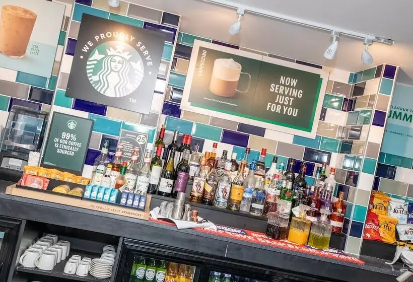 Hotel Almondsbury Inn & Lounge