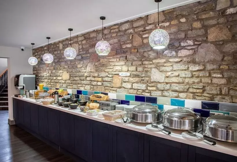 Hotel Almondsbury Inn & Lounge