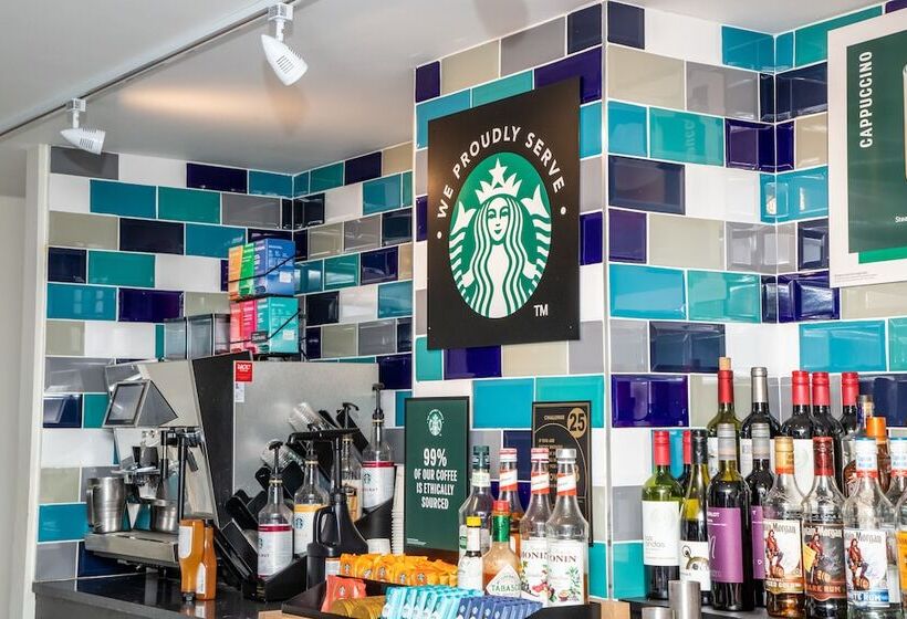 فندق Almondsbury Inn & Lounge