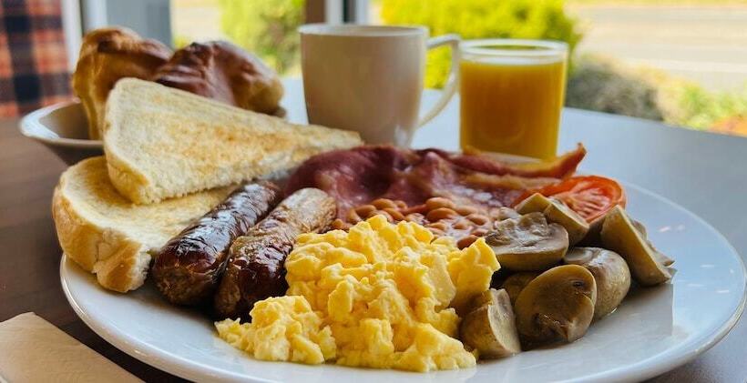 فندق Almondsbury Inn & Lounge