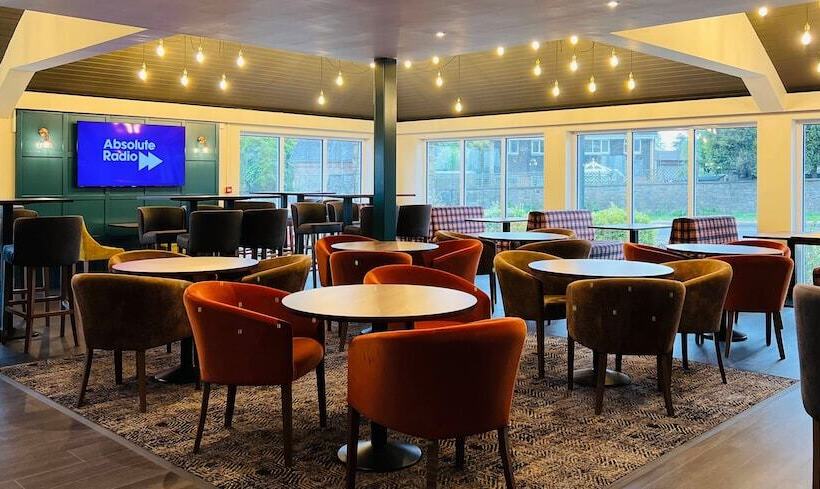 فندق Almondsbury Inn & Lounge