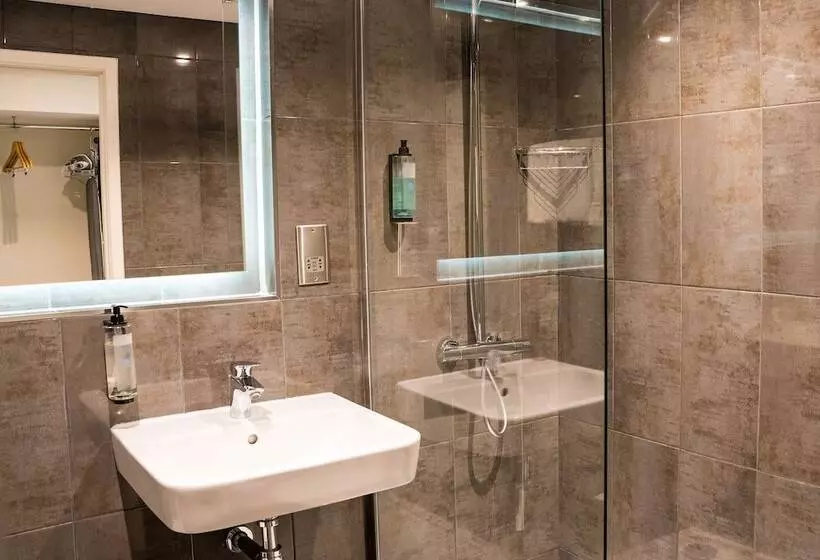 Hotel Almondsbury Inn & Lounge