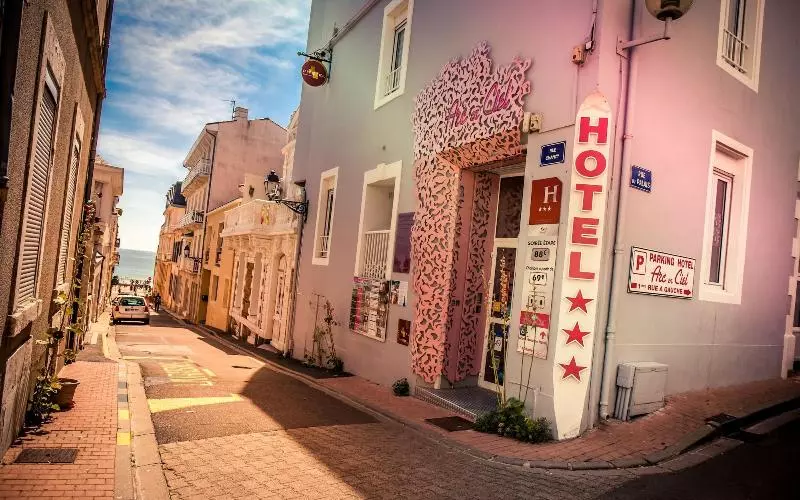 酒店 Logis   Hôtel Arc En Ciel Et Spa Les Sables D Olonne