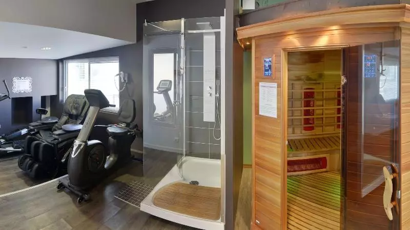 酒店 Logis   Hôtel Arc En Ciel Et Spa Les Sables D Olonne