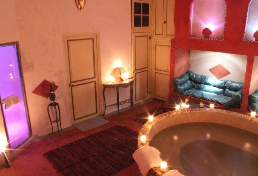 Отель Château De Lavail