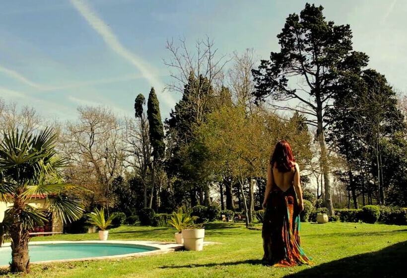 Отель Château De Lavail